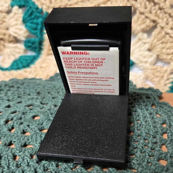 Marlboro Zippo Compass Lighter and Leather and Metal Ashtray Set NIB/NWT - Picture 9 of 16